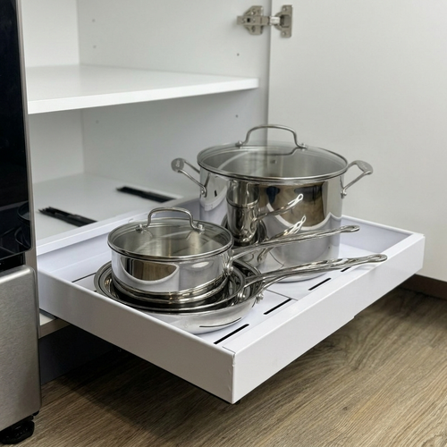 Expandable Pull-Out Cabinet Tray